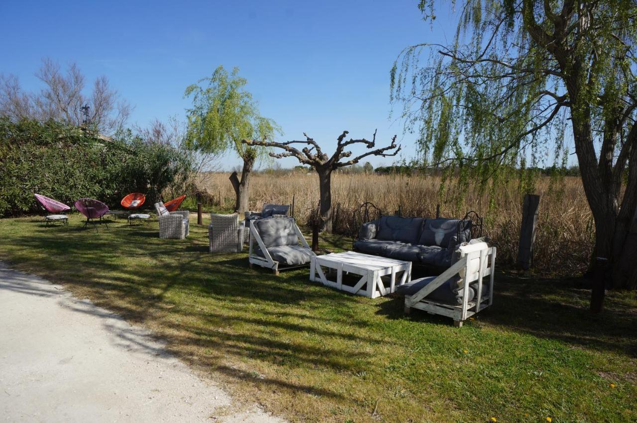 Gites Equestres Lou Caloun - Les Saintes Maries De La Mer Buitenkant foto