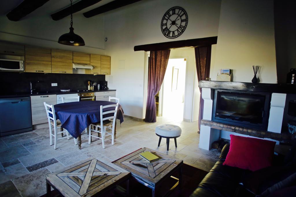 Gites Equestres Lou Caloun - Les Saintes Maries De La Mer Kamer foto