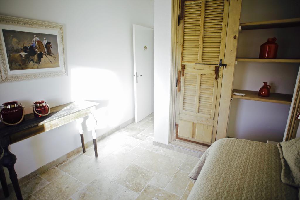 Gites Equestres Lou Caloun - Les Saintes Maries De La Mer Kamer foto