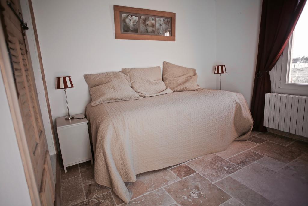 Gites Equestres Lou Caloun - Les Saintes Maries De La Mer Kamer foto