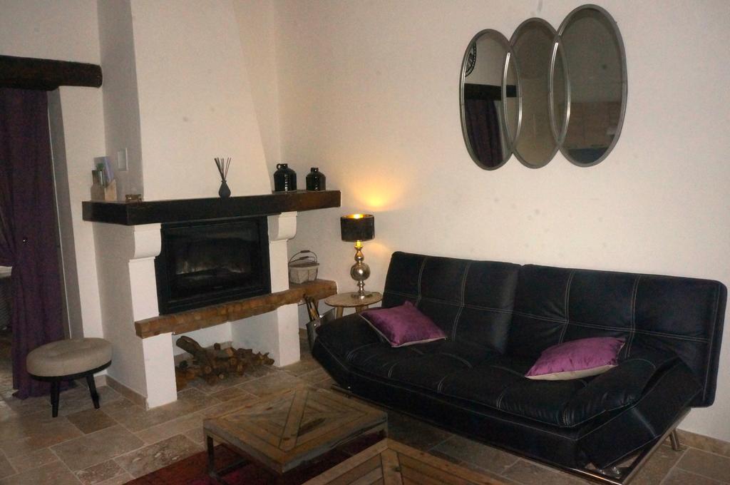 Gites Equestres Lou Caloun - Les Saintes Maries De La Mer Kamer foto