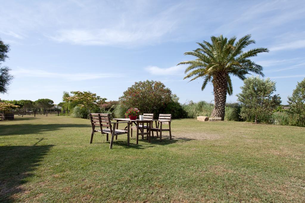 Gites Equestres Lou Caloun - Les Saintes Maries De La Mer Kamer foto